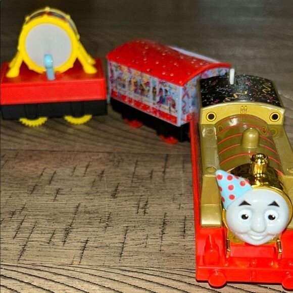 75 Thomas Birthdayβπ Celebration π Train π with party car & drum π₯ - Picture 1 of 17